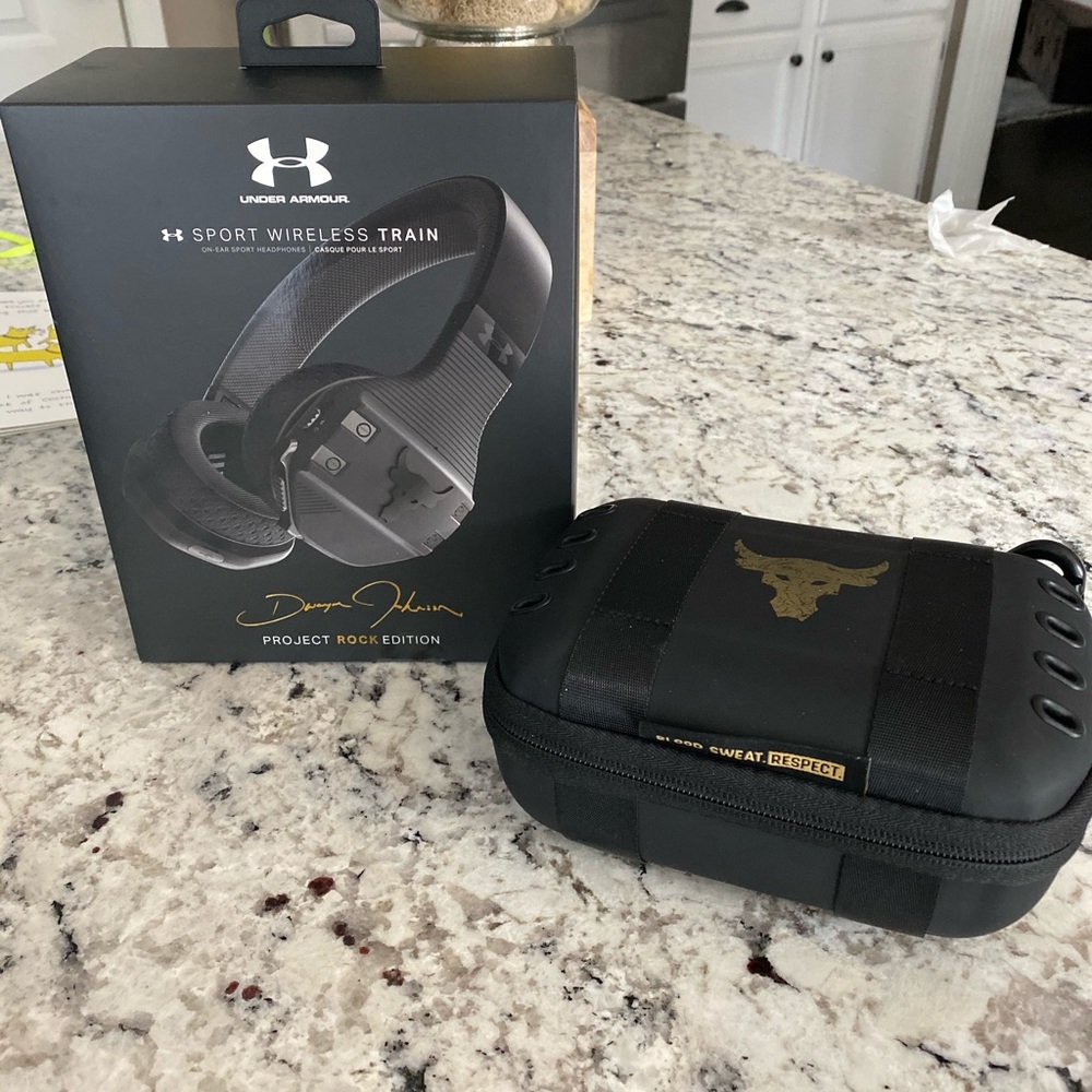 Under Armour Dwayne Johnson Rock edition headphone